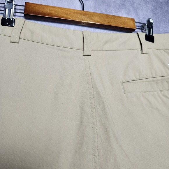 Nike Golf Dri-FIT Men's 34 Khaki Tan Cargo Shorts‎ Golfing Athletic - Picture 11 of 14